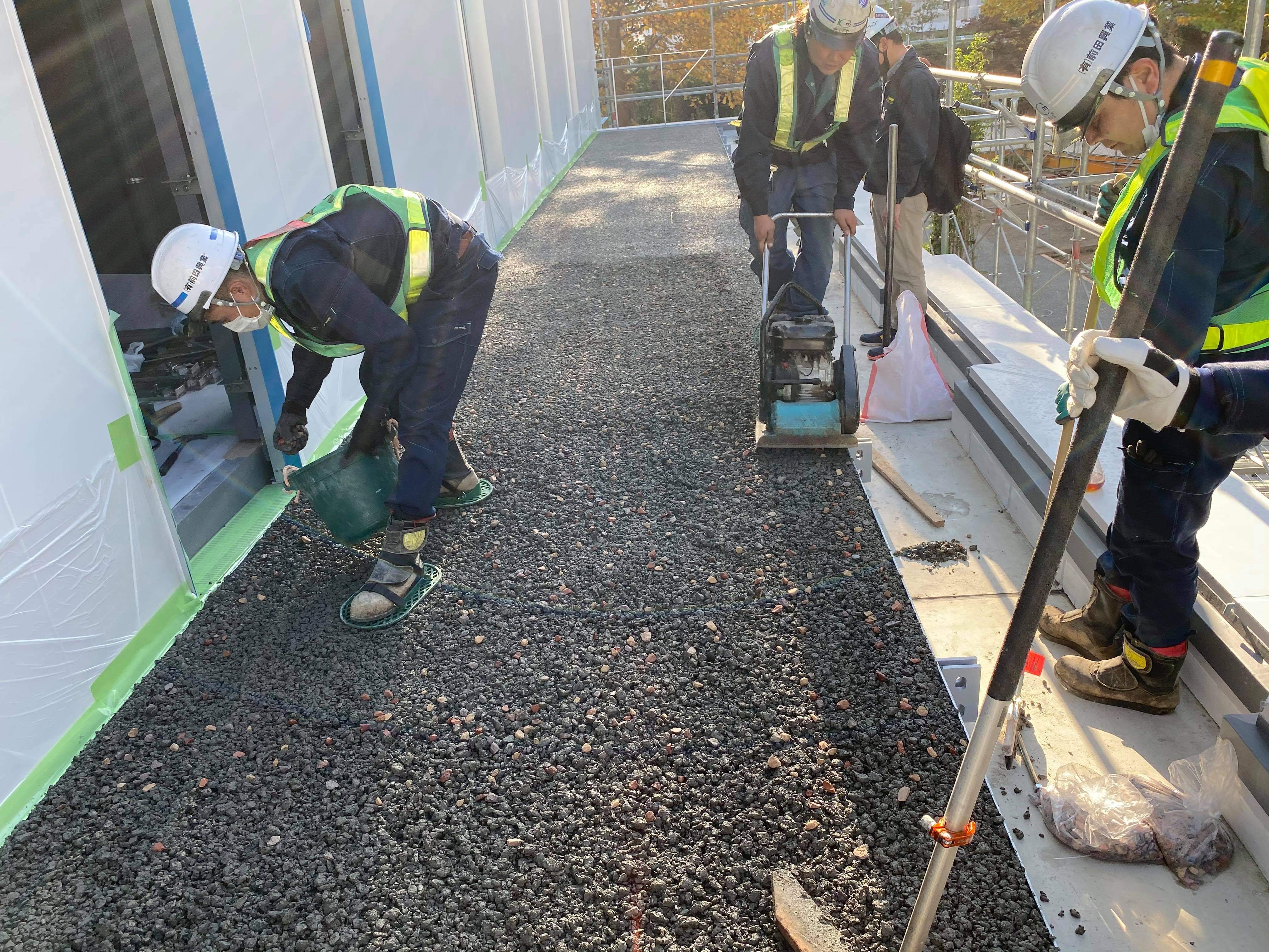 【東京】「透水性コンクリートが生コン屋さんの当たり前になったら？」岡庭建材工業・前田道路・隈研吾