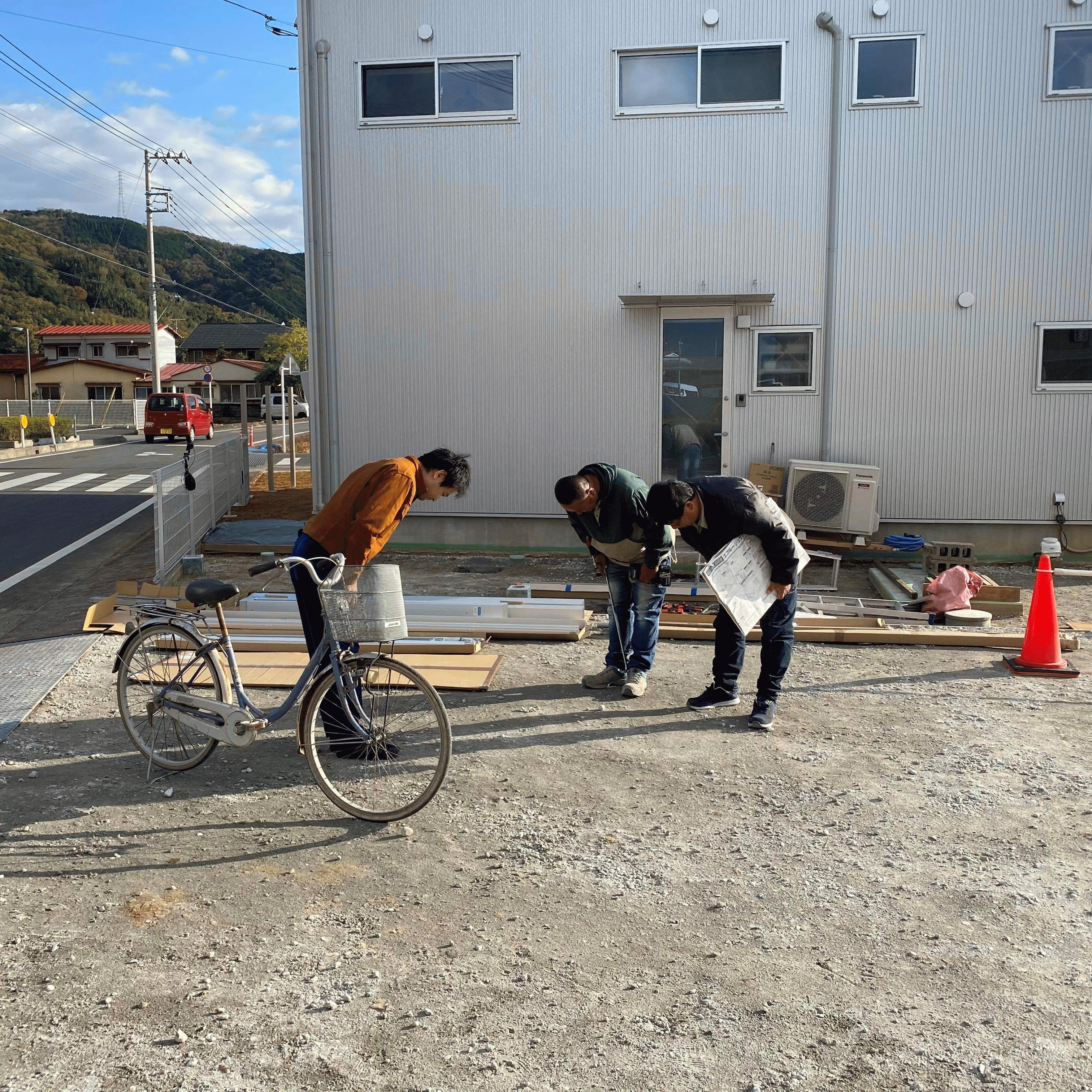 【静岡】「小島君、ありがとう。」《透水宣言》と《旧友からのLINE》コラボ企画！！（その8：サイクルポート組み立て）