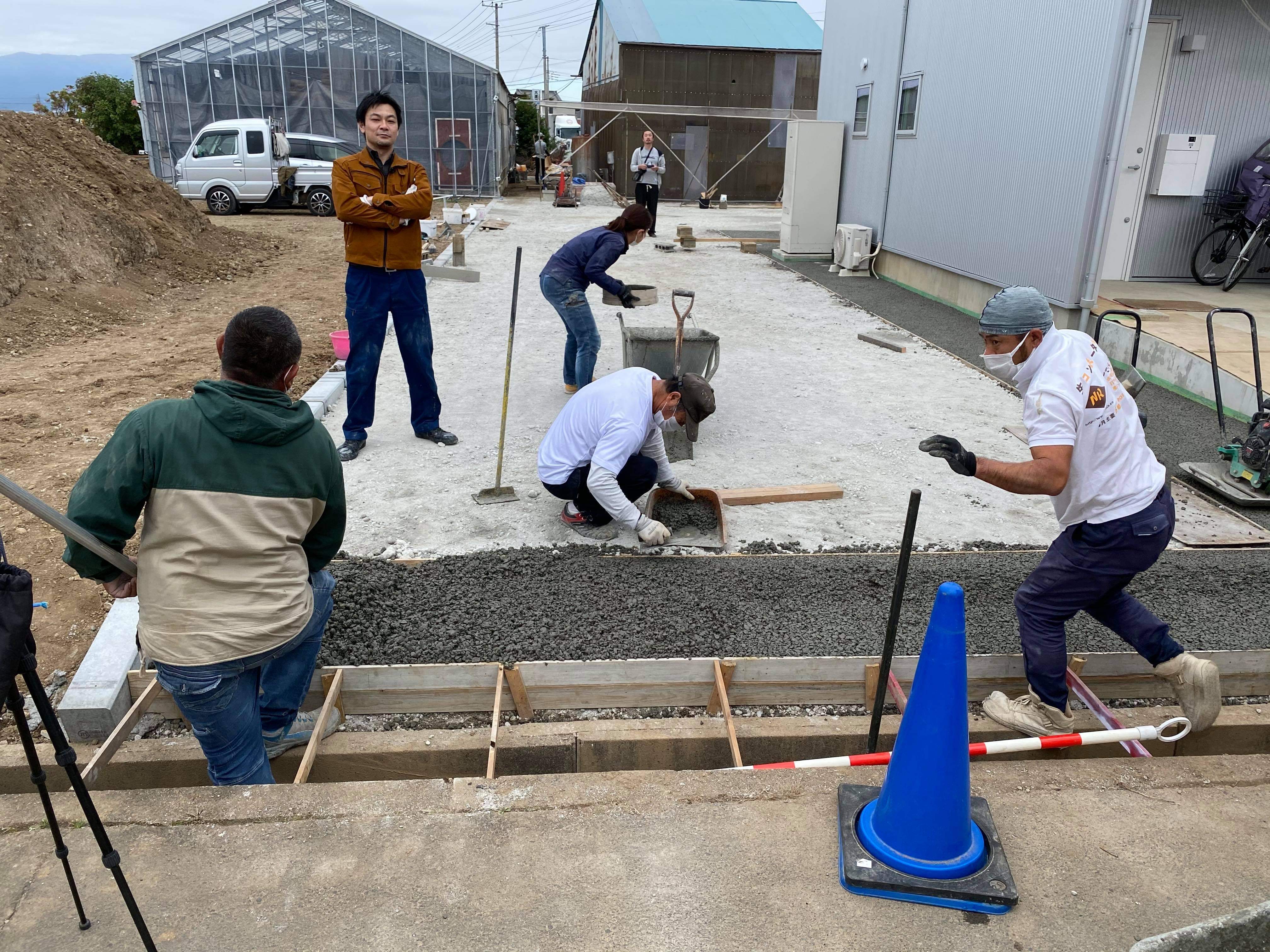 【静岡】「立水栓、駐車場、歩道、車道、サイクルポート基礎」《透水宣言》と《旧友からのLINE》コラボ企画！！（その9：ドライテック）