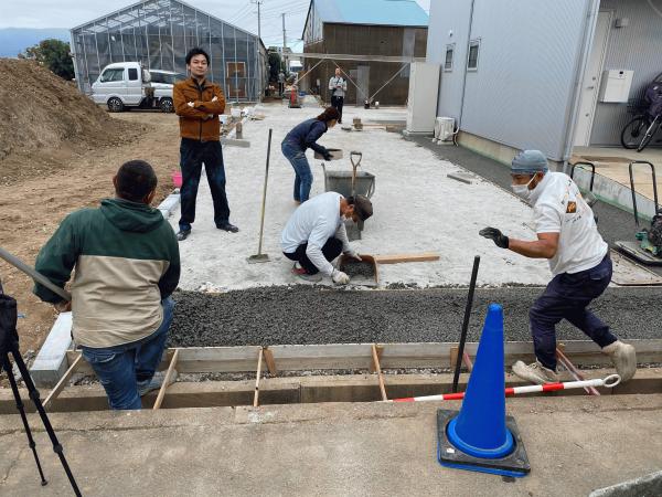 【静岡】「立水栓、駐車場、歩道、車道、サイクルポート基礎」《透水宣言》と《旧友からのLINE》コラボ企画!!(その9:ドライテック)