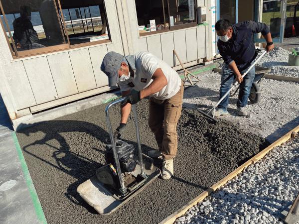 「転圧はどのタイミングでやればいいの?」プロの施工者に指導する指導員養成《ドライテック施工指導マニュアル》動画
