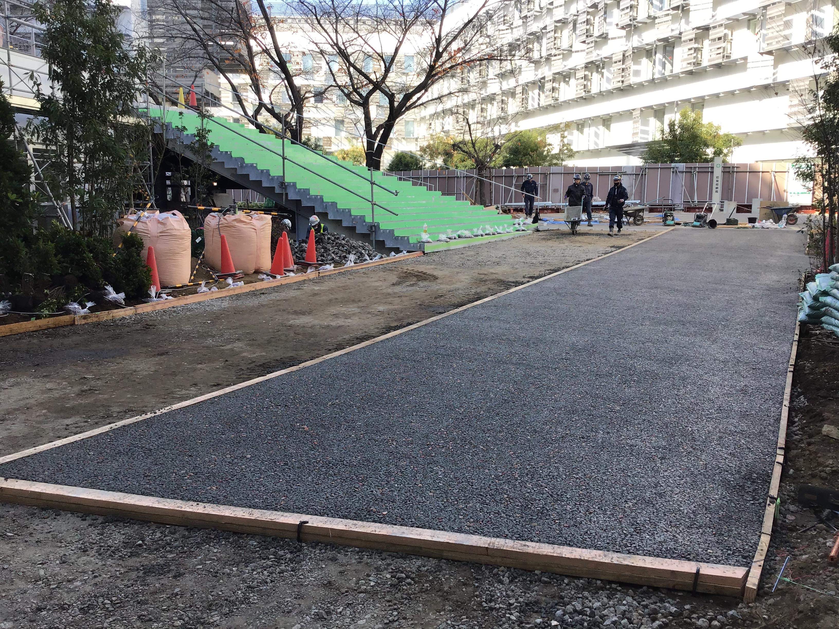 【東京】「月産1,000m3へ！最も大切なのは小口。0.5m3に魂を燃やせ！！」岡庭建材工業・前田道路・隈研吾