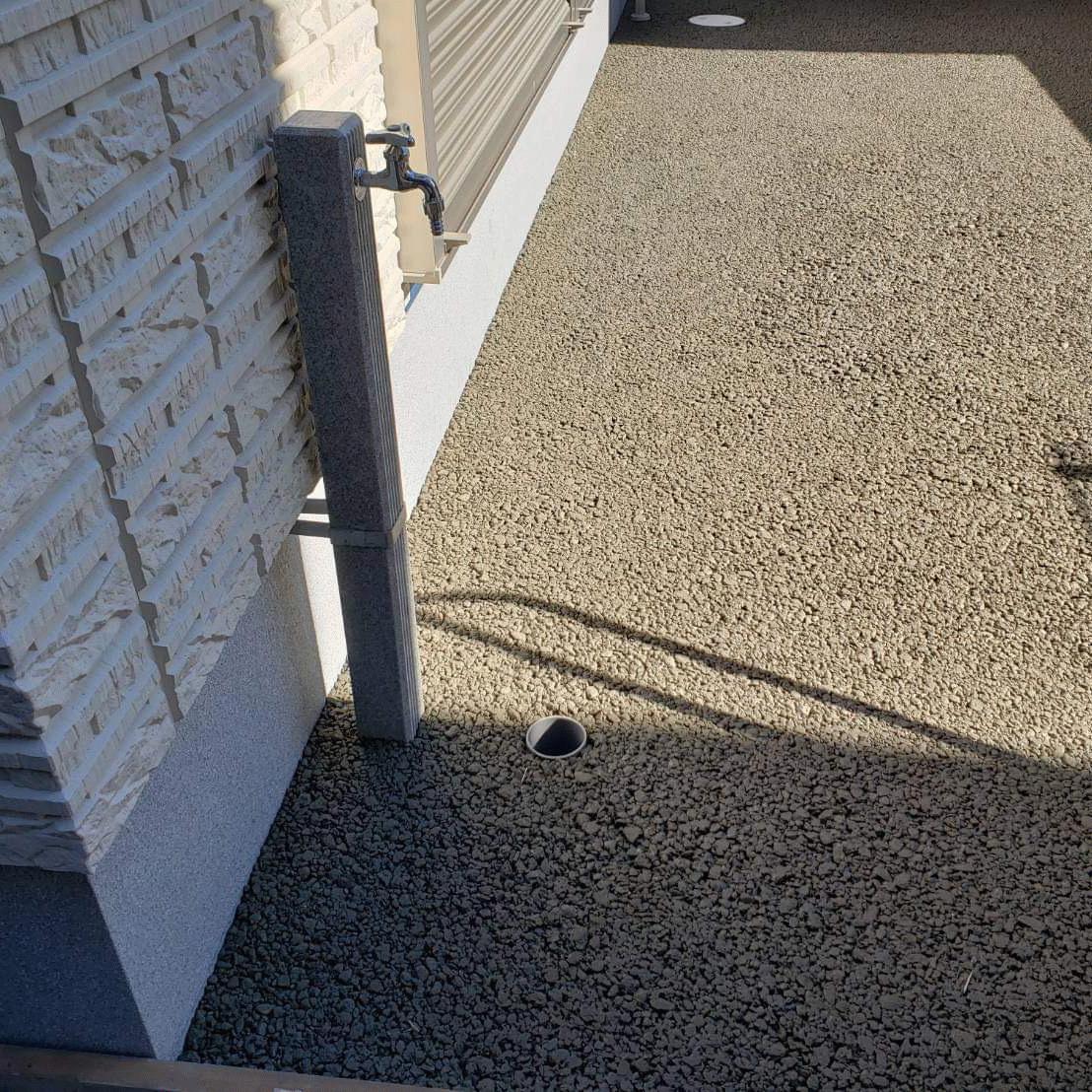 【埼玉】「蚊が発生する内庭か、すっきり乾いている内庭」岡庭建材工業・彩生