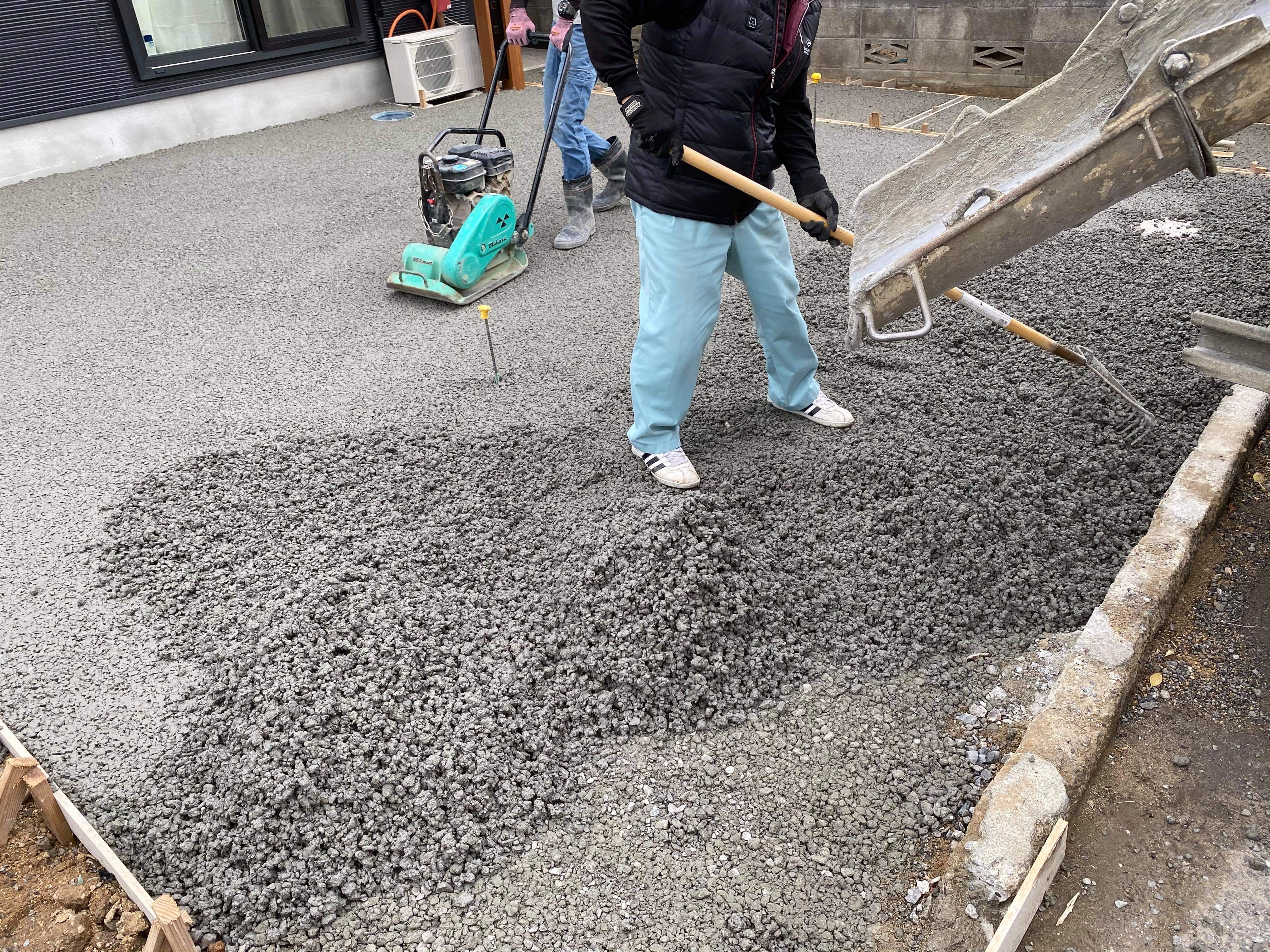 【愛媛】「見た目の雰囲気と平らにしたいという希望」大和生コン 松山工場・エクスショップ