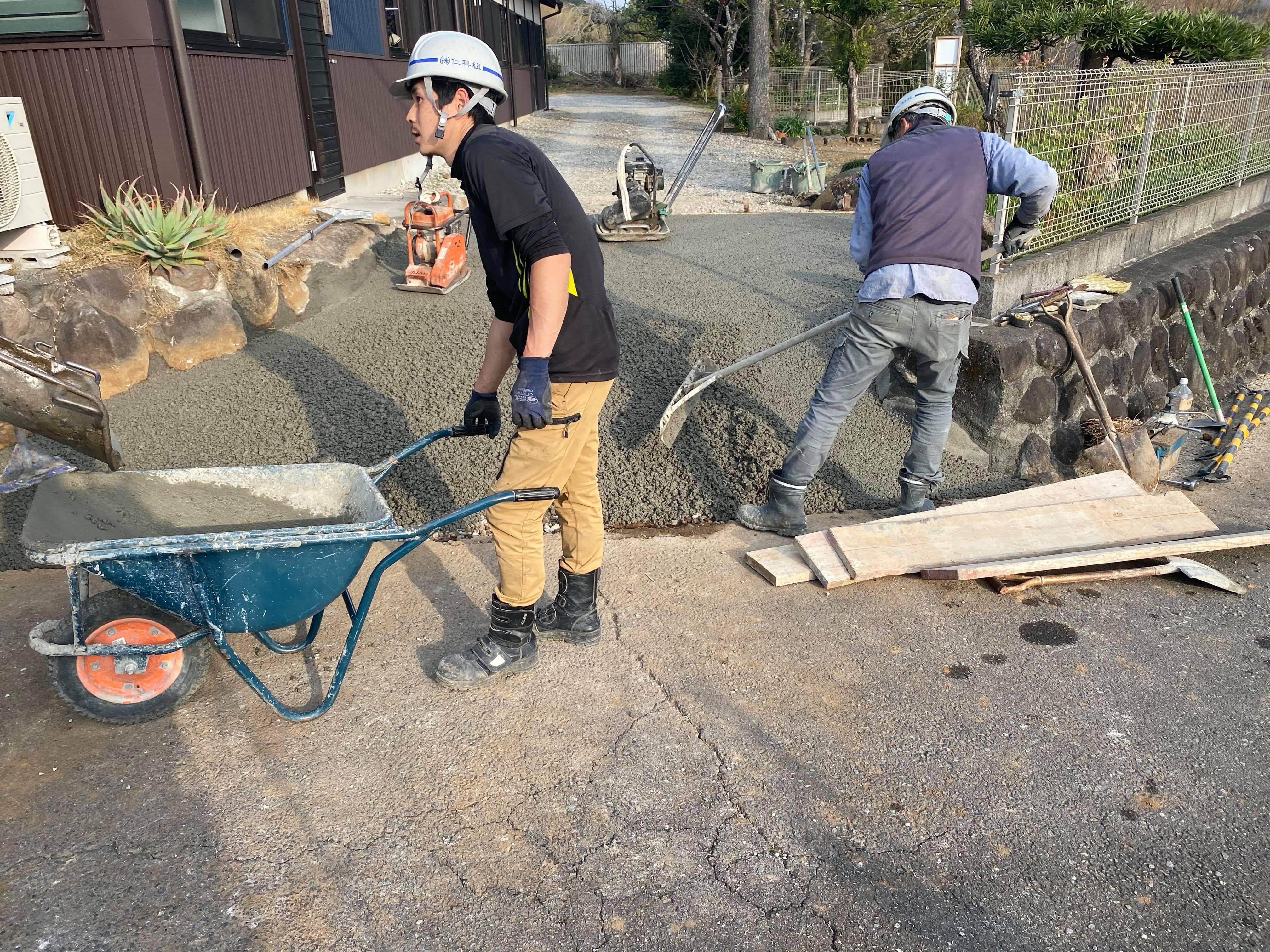 【静岡】「土間コンの水勾配がキツすぎて車体底部を擦ってしまう」仁科組