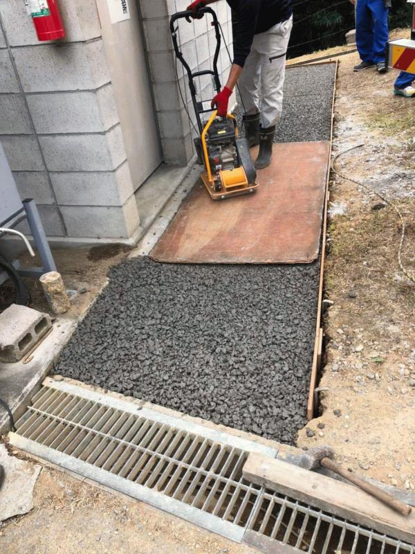 【長野】「アスファルトでは高温のため火薬などが飛散している可能性があるため使いたくない」アップル生コン・華松煙火