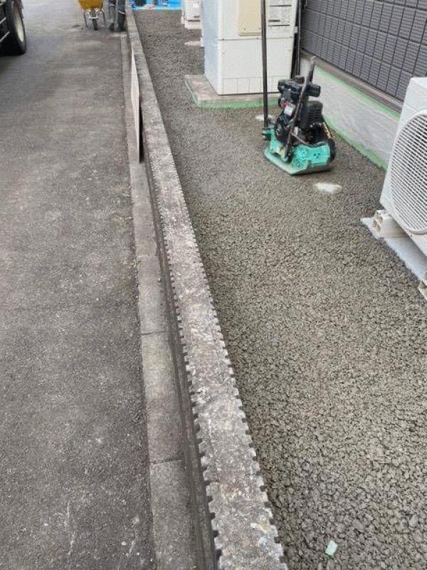 【群馬】「犬走のコンクリート舗装を断るような怪しからん施工業者対策」モトキ建材・DIY