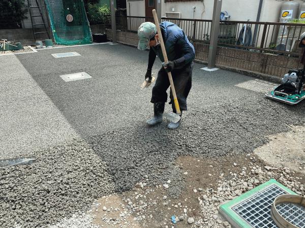 【静岡】「埋まる(砕石敷)、入らない(水勾配)の二項対立の解消」伊豆植物園