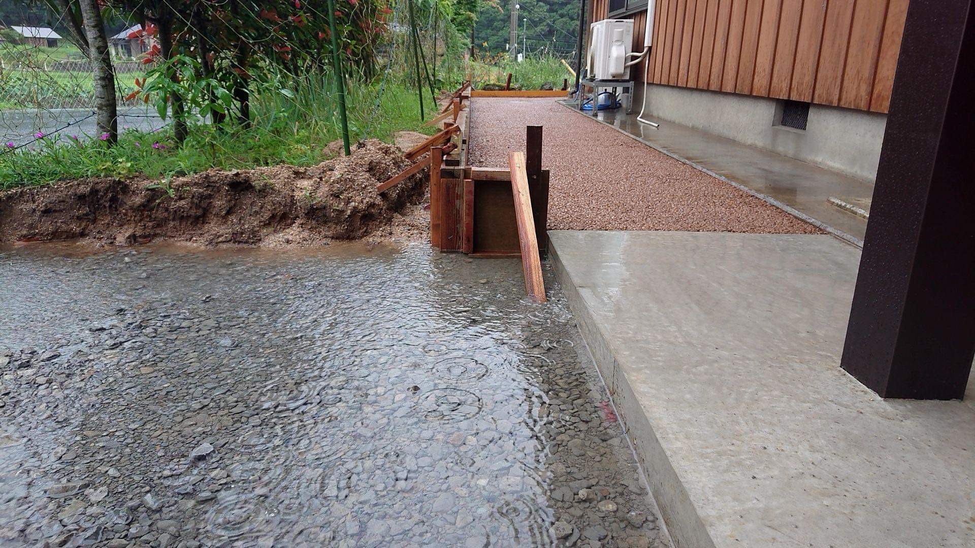 【京都】「豪雨にもかかわらず全く水たまりのない地面を見た時の感動」吉岡商店