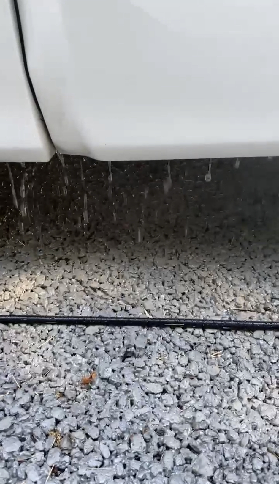 【静岡】「ドライテックは洗車の時に水たまりができないのでホントいいですよ。汚い水が溜まらないということは泥跳ねがつかないので拭き上げも楽です。」