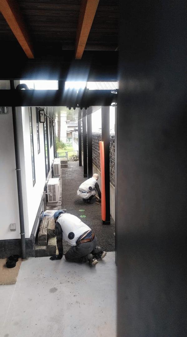 【静岡】「建物まわりの犬走、平らにしたい、排水がない、雑草対策。それなら?」鶴よし建設