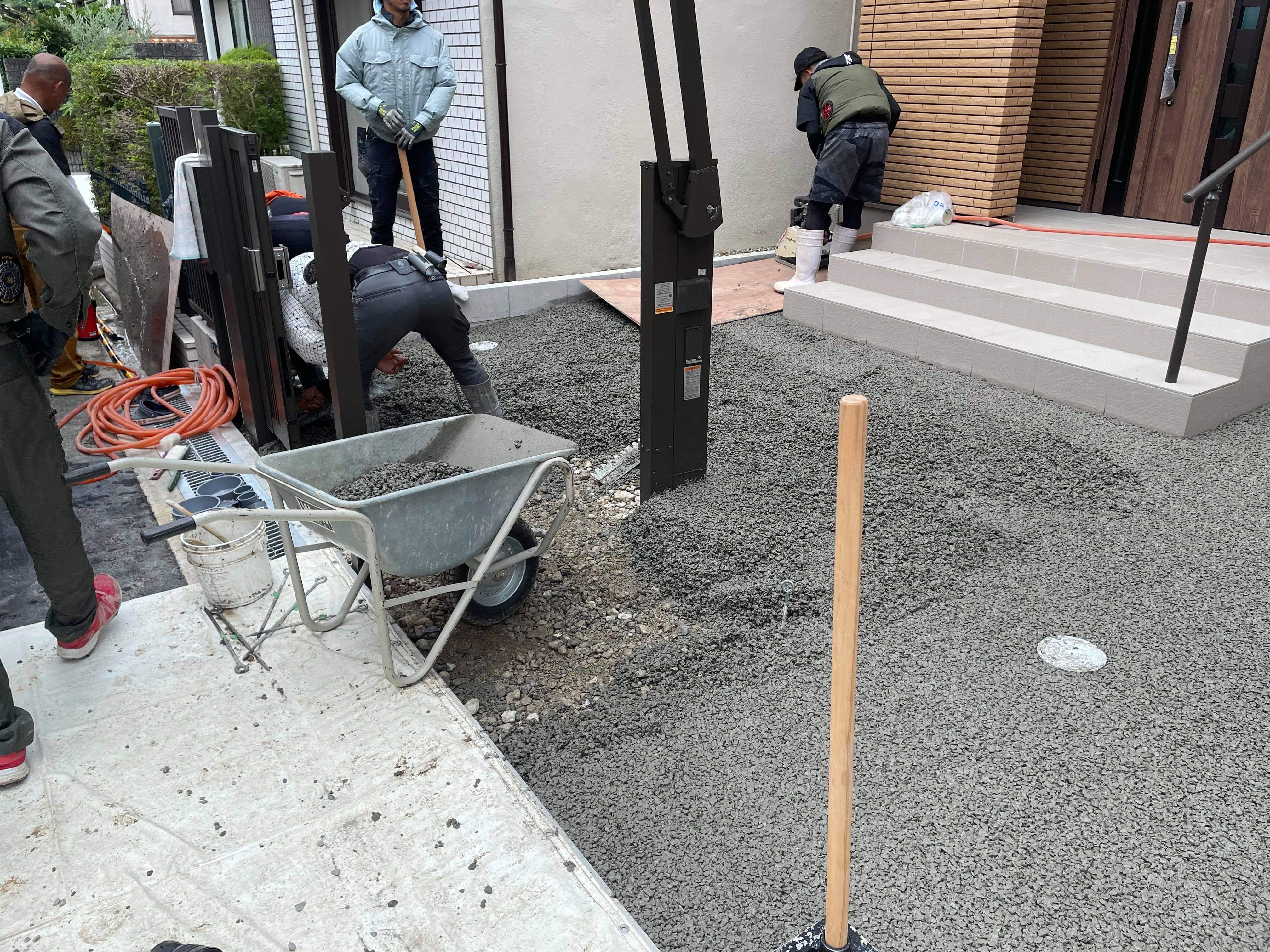 【大阪】「父さん、安全のためにアプローチと駐車場はドライテックにしようと思うんだ」サン生コン・OKカンパニー