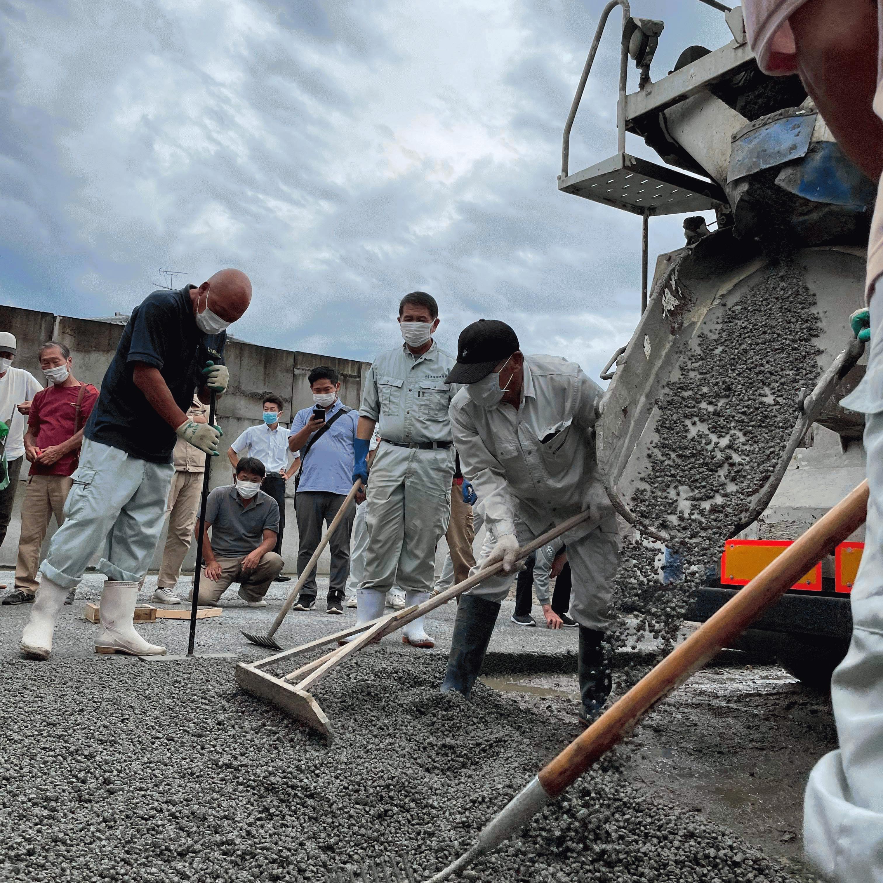 【大阪】「あたかも集う人々の集積が一頭の巨大な獣のようにドライテックを見事短時間で完成させてしまう」久保田建材店