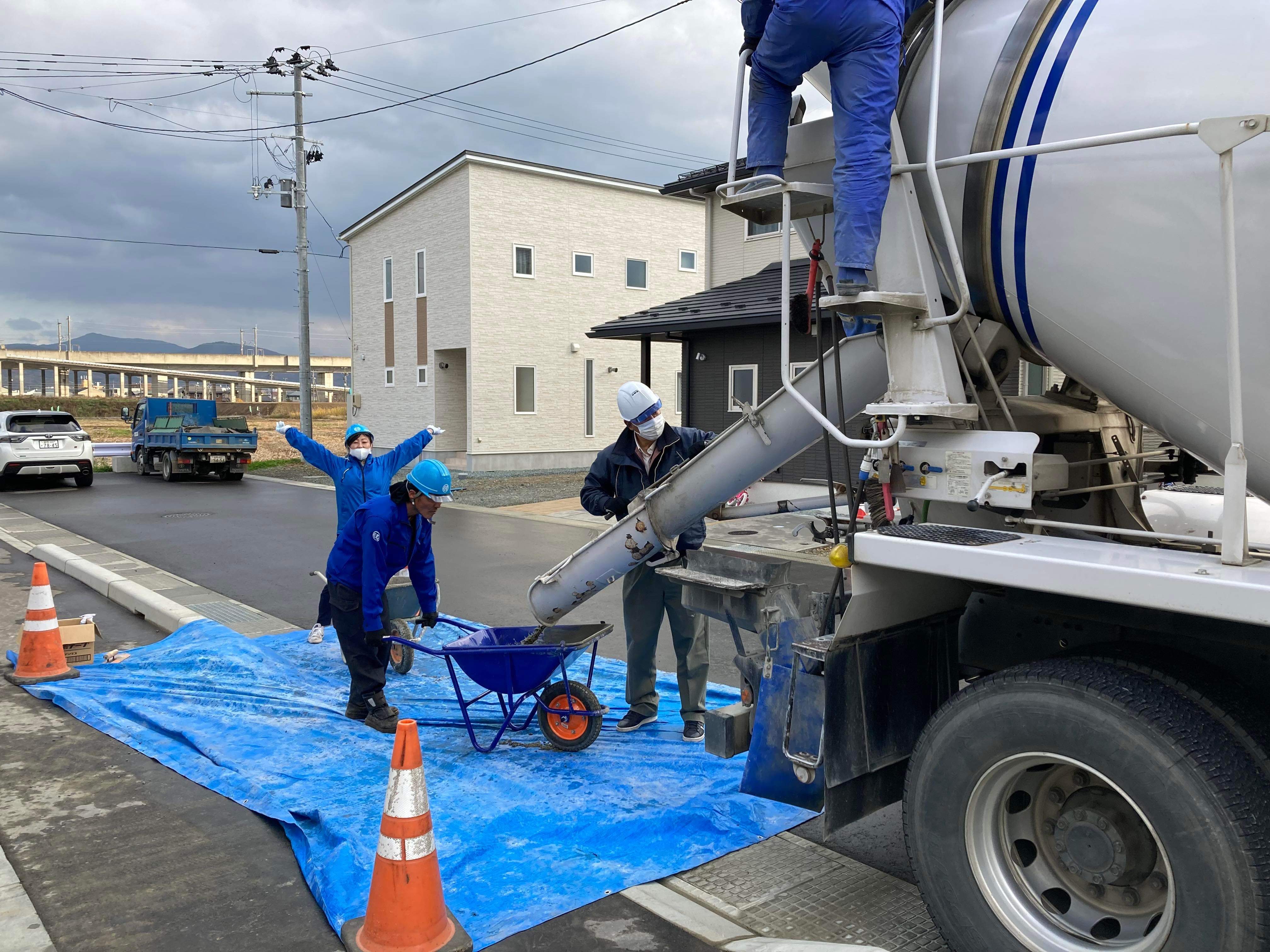 【岩手】「ハウスメーカーの新築ばかりの住宅街に採用」遠野レミコン・杜陵工業