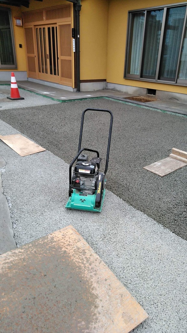 【静岡】「生コンビニProが支える製造・施工の絆は安心の外構（舗装）をお届けしてます」富士西麓ガーデン