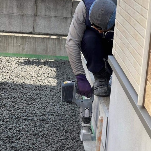 【東京】「お庭の排水で困ったら。イマドキのコンクリート土間は水をぐんぐん吸収します」渋谷建材・オリジナルガーデン