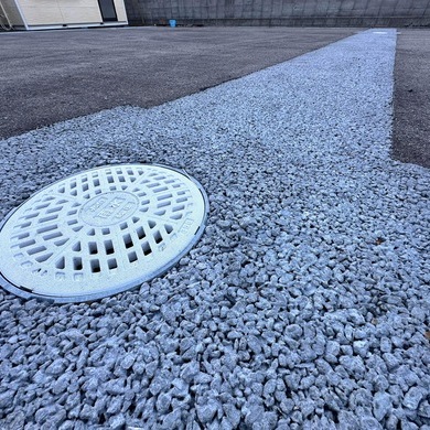 【京都】「局所的にオコシコンを採用することで排水設備も兼ねた良コスパな駐車場」