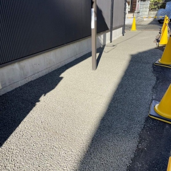 【京都】「玄関前を透水性コンクリートにしておくことで雨の日の出入りも快適に」プロフィット