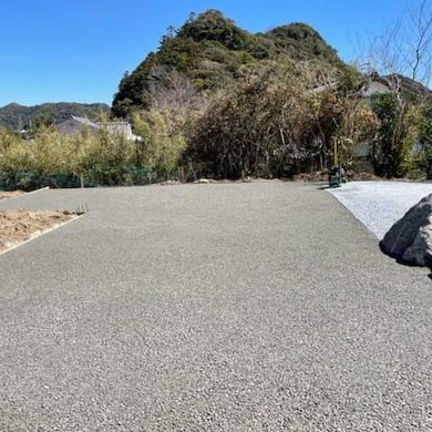 【千葉】「霊園の通路ならご先祖様の頭上に蓋せず、草は押さえて、水はけよく、歩きやすいが条件」山一園