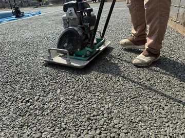 どうしてオコシコンは普通の土間に比べて施工が早い（あっという間に完成）のか