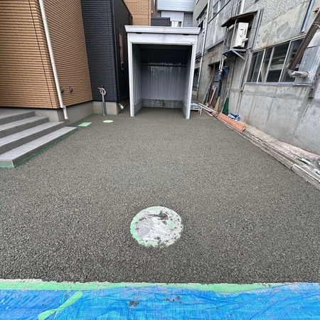 「玄関前の駐車場・土間コン何にしよっかな？」 オコシコン®︎ をはじめいろんな製品を選べるようになりました