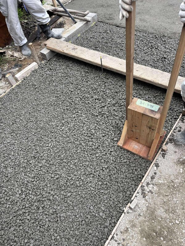 【広島】オコシコン®︎ オワコン®︎ Wコンクリートの展示は【森近石材】事務所前に設置されています