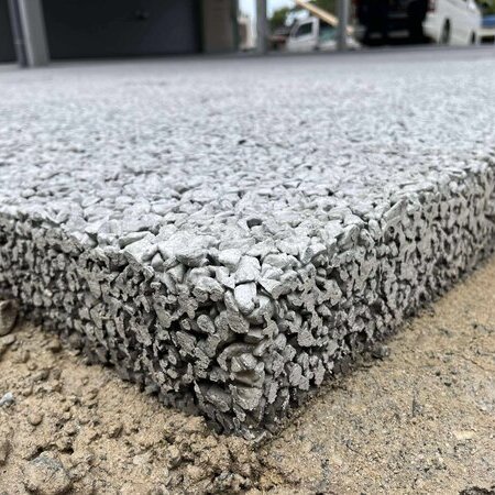 大地の呼吸を止めることなくコンクリートの利便性や安全性を楽しめ オコシコン®︎ は透水性コンクリート
