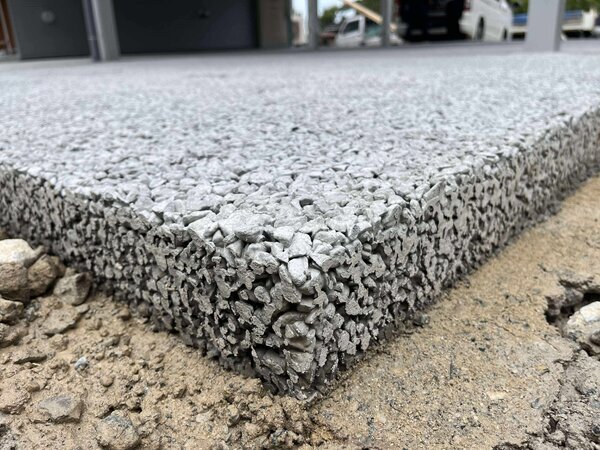 大地の呼吸を止めることなくコンクリートの利便性や安全性を楽しめ オコシコン®︎ は透水性コンクリート
