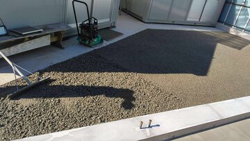 排水性はアスファルトだけじゃないんです！ 透水性コンクリート【オコシコン】も結構当たり前に選ばれてる