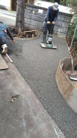 ポーラスコンクリート舗装（ブランド名【オコシコン】）当社では四半世紀に及ぶ実績を誇るプロダクトです