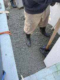 排水性や見た目の奇抜さだけで考えたら【オコシコン®︎】が圧倒的です（ポーラスコンクリート舗装）