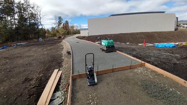 公共の車路（車道）にも採用されてます【排水性】がウリの【土間コン™︎】ポーラスコンクリート