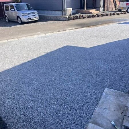 大地本来の機能を再生する土間コン™︎【オコシコン®︎】なら地面全体が水をガブガブ吸い込みます