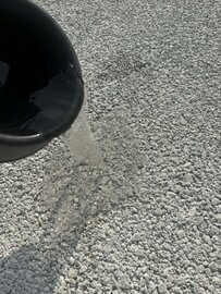 真っ白いオコシコン®︎は白いだけじゃない。同等の透水性に加えてさらに路面温度を下げる効果も