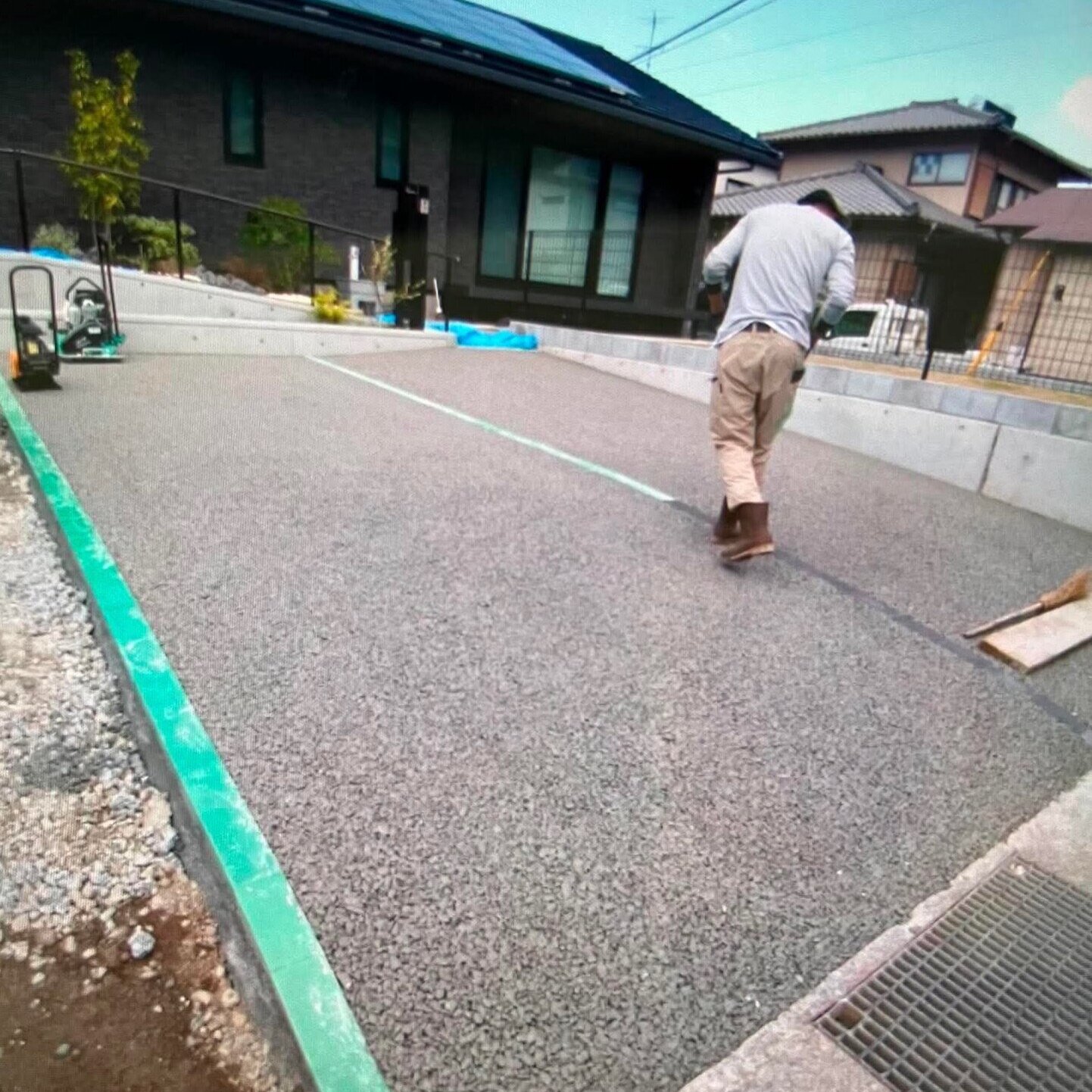 工事店の困り事「水勾配」「排水設備」を一切考慮せずとも快適な駐車場やお庭が完成