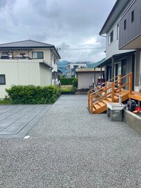今注目の【ドットコン】とダブルで採用された燻銀ポーラスコンクリート【オコシコン®︎】