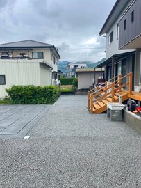 今注目の【ドットコン】とダブルで採用された燻銀ポーラスコンクリート【オコシコン®︎】