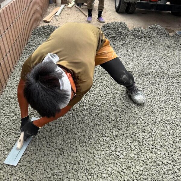 アスファルトにも排水性あります「が」温度比較