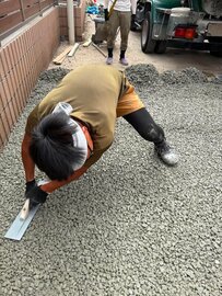 アスファルトにも排水性あります「が」温度比較