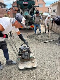 アスファルトと違って回復する排水性