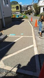 入口や駐車場の足元雨の日もカラリ