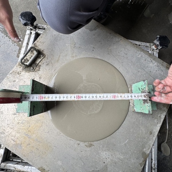 生コンスラッジを新しく製造した生コン（再強コンとか2x3コンとか）に混ぜたらどうなる？ 【スランプ】