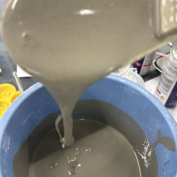 JOIS加工した生コンスラッジを練り水と細骨材に置換して高度利用できます