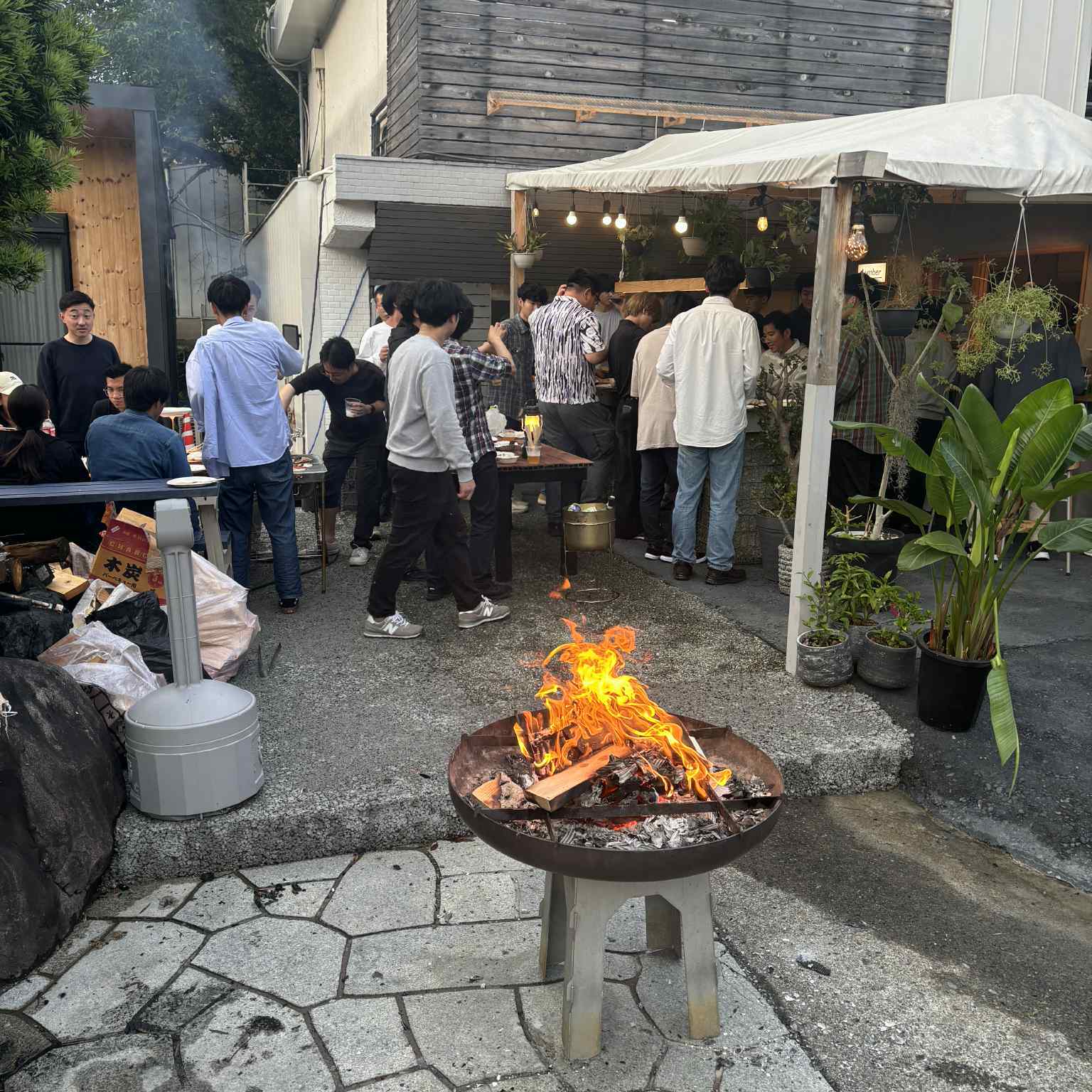 Spa Resort 【beton-valley】 のカフェLumberでは 【crotchet / school】 と連携して合宿や企業研修を受け入れています
