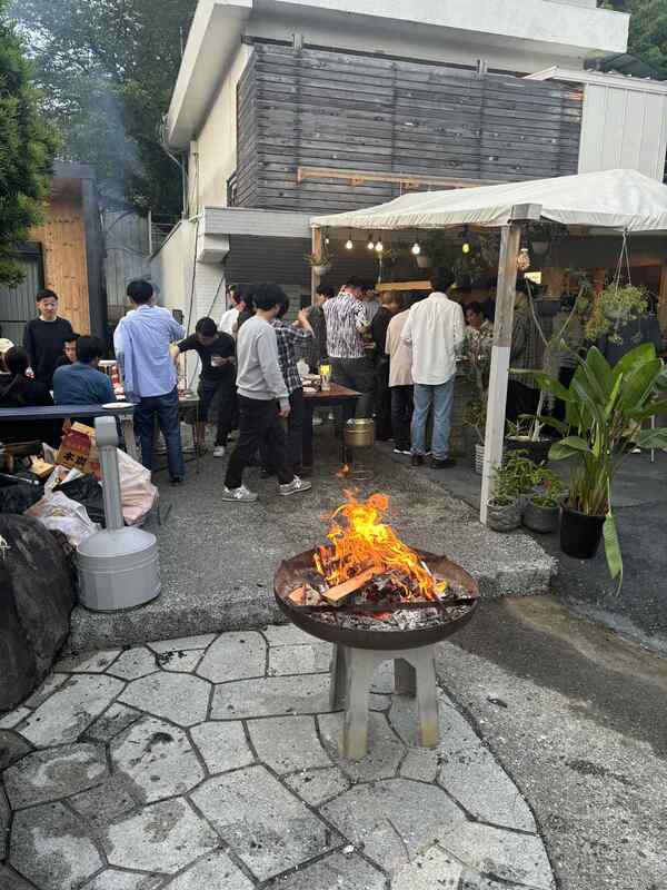 Spa Resort 【beton-valley】 のカフェLumberでは 【crotchet / school】 と連携して合宿や企業研修を受け入れています