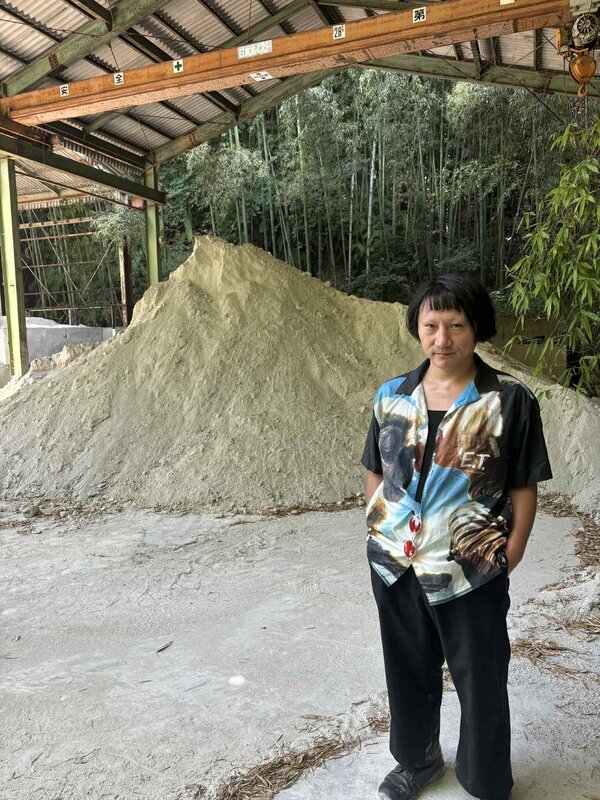 金属彫刻作家 MDARA MANJI さんと共に探求するアート素材としてのコンクリートの可能性