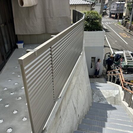ドットコンでリフォームするとどんだけ見違える？？ 家の印象は外構に大きく左右されます