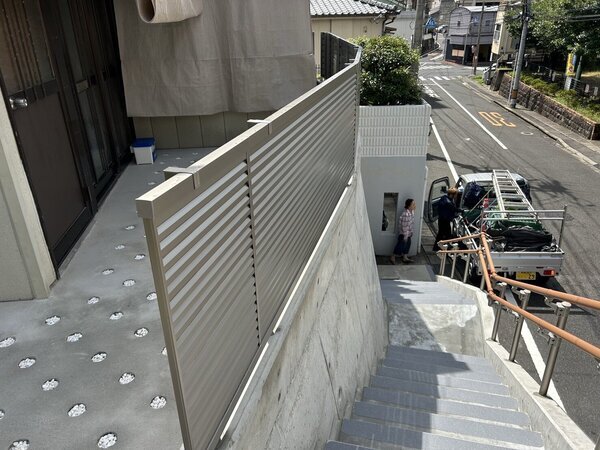ドットコンでリフォームするとどんだけ見違える？？ 家の印象は外構に大きく左右されます