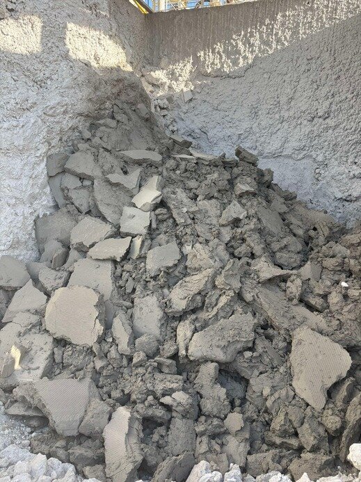 単位セメント量270kgと単位高炉スラグ微粉末量300kg（改質スラッジ内割40%置換）の経済比較