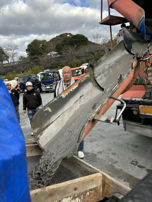 改質スラッジ（ジョイスラッジ/mapecube）を多く入れると【イワモル】少ないと【まさ固】となります